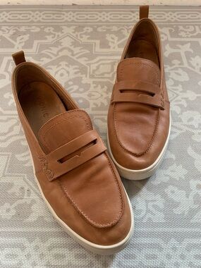 VIONIC Women’s 12 Uptown Loafer Light Brown Leather Good Condition Arch Support